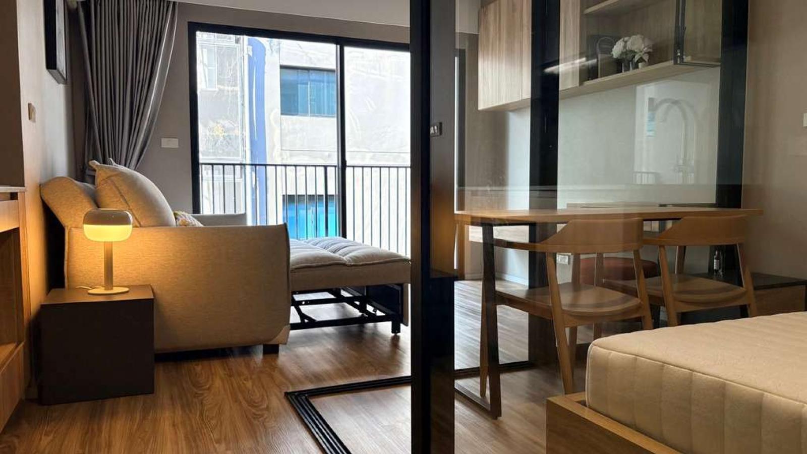 Blossom Condo @ Sathorn - Charoenrat / 1 Bedroom (SALE WITH TENANT), บลอสซั่ม คอนโด แอท สาทร - เจริญราษฎร์ / 1 ห้องนอน (ขายพร้อมผู้เช่า) FAHH007