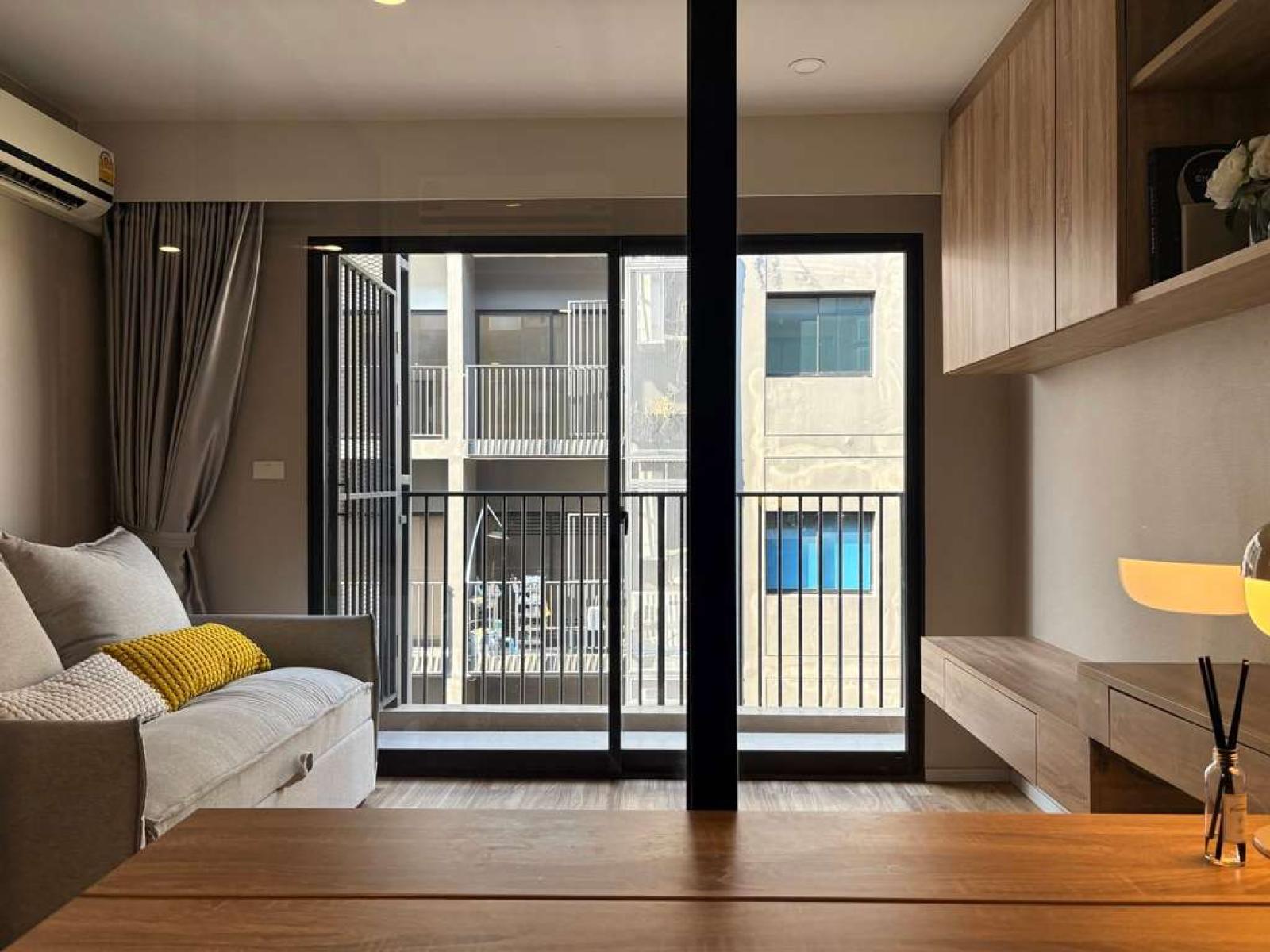 Blossom Condo @ Sathorn - Charoenrat / 1 Bedroom (SALE WITH TENANT), บลอสซั่ม คอนโด แอท สาทร - เจริญราษฎร์ / 1 ห้องนอน (ขายพร้อมผู้เช่า) FAHH007