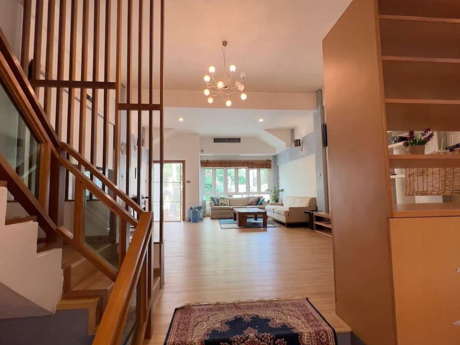 ทาวน์เฮ้าส์ ปรีดีพนมยงค์ 25 / 5 ห้องนอน (ขายพร้อมผู้เช่า), Townhouse Pridi Phanomyong 25 / 5 Bedrooms (SALE WITH TENANT) GNG241