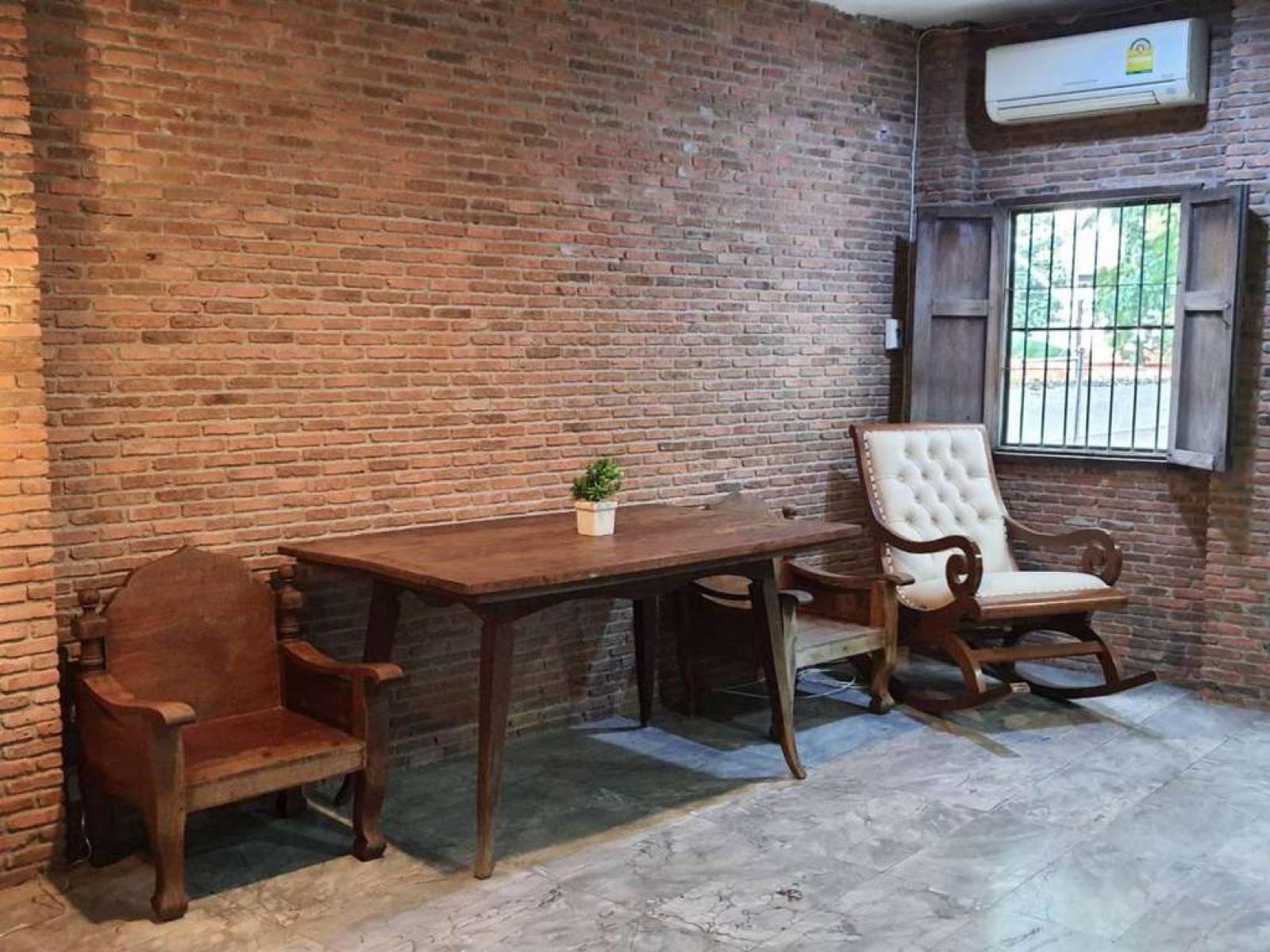 ทาวน์โฮม ซอย อ่อนนุช 21/1 / 4 ห้องนอน (ขายพร้อมผู้เช่า), Townhouse, Soi Onnut 21/1 / 4 Bedrooms (SALE WITH TENANT) GNG242