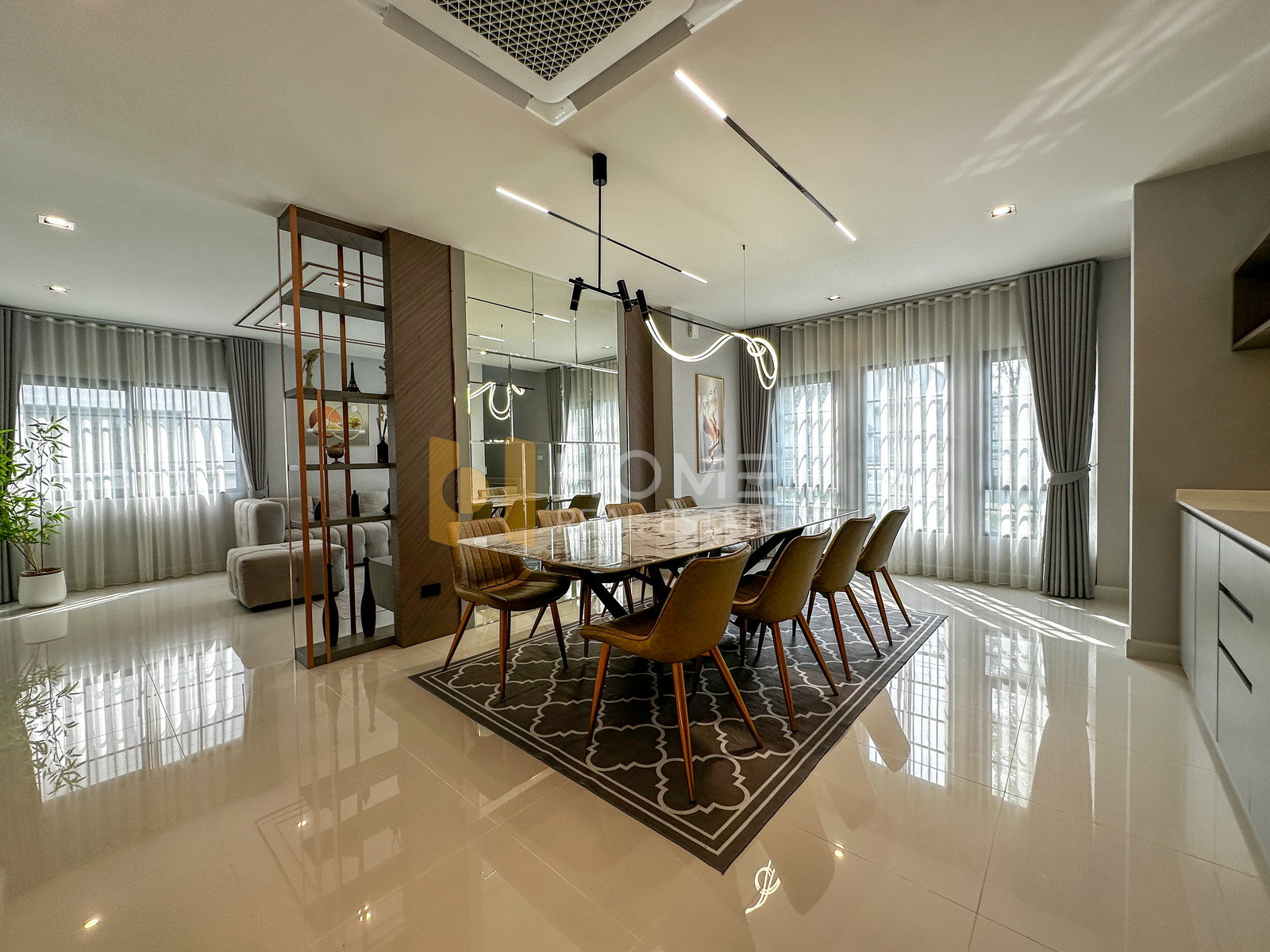เซนโทร บางนา เฟส 2 / 4 ห้องนอน (ขาย), Centro Bangna Phase 2 / 4 Bedrooms (FOR SALE) DA179