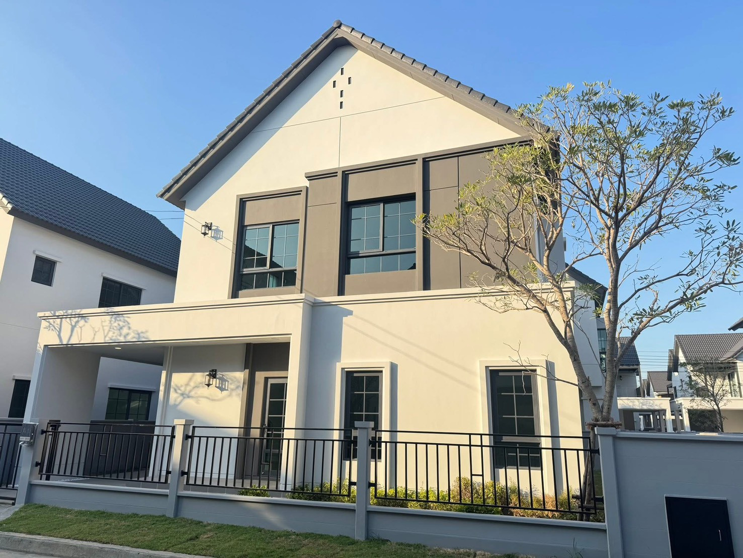 เซนโทร บางนา เฟส 2 / 4 ห้องนอน (ขาย), Centro Bangna Phase 2 / 4 Bedrooms (FOR SALE) DA175