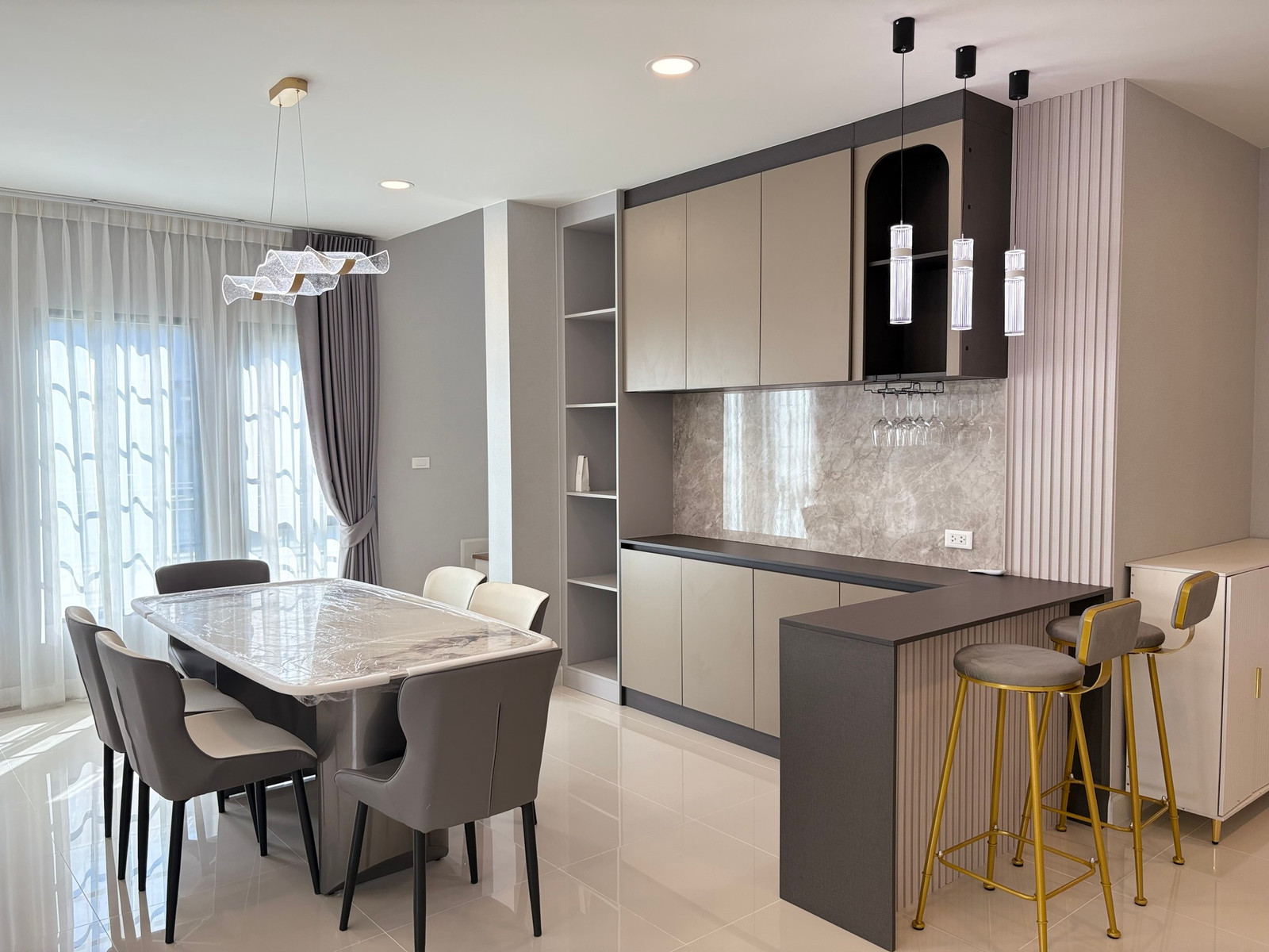 เซนโทร บางนา เฟส 2 / 4 ห้องนอน (เช่า), Centro Bangna Phase 2 / 4 Bedrooms (FOR RENT) DA191