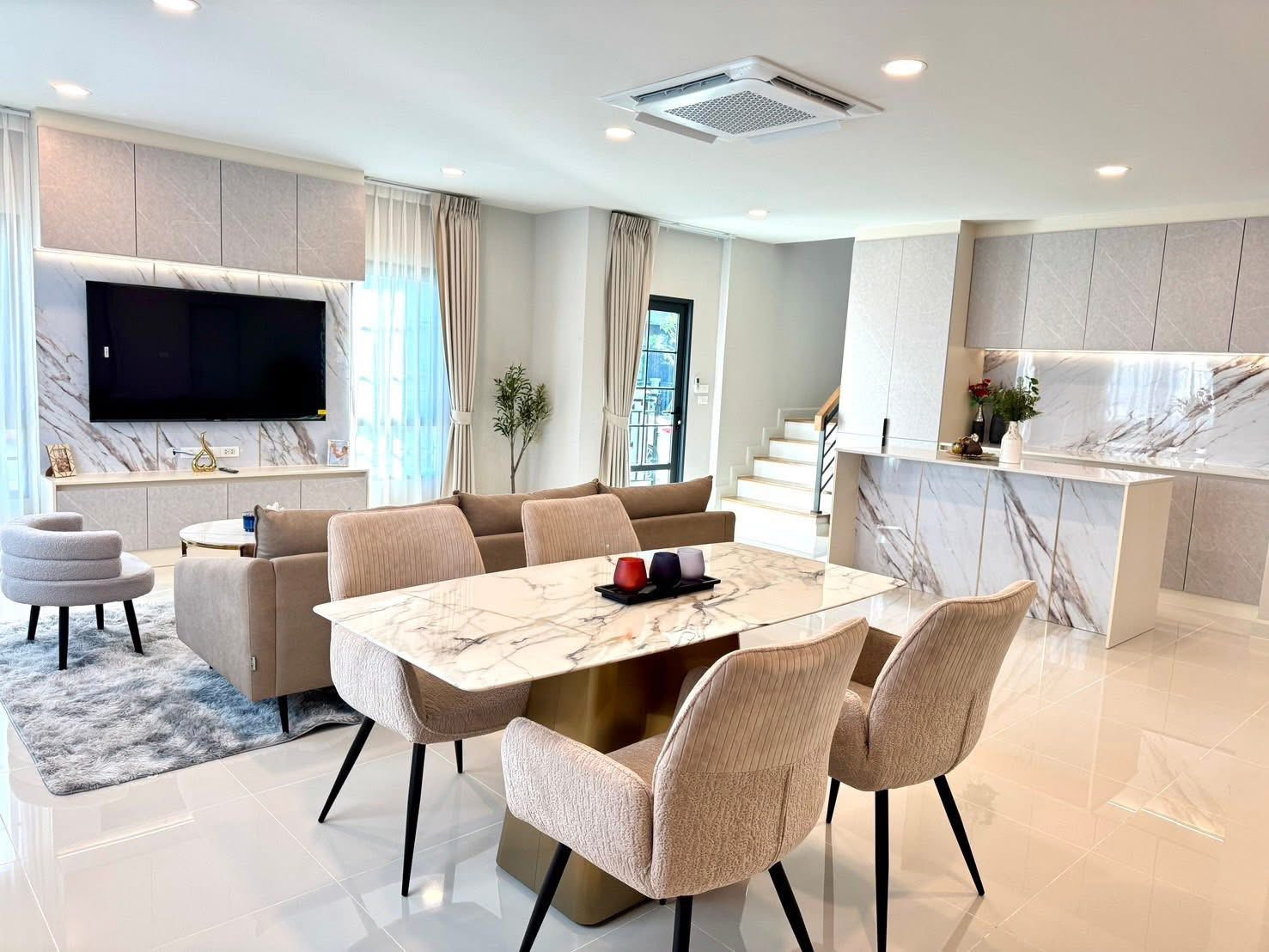 เซนโทร บางนา เฟส 2 / 4 ห้องนอน (ขาย), Centro Bangna Phase 2 / 4 Bedrooms (FOR SALE)  DA192