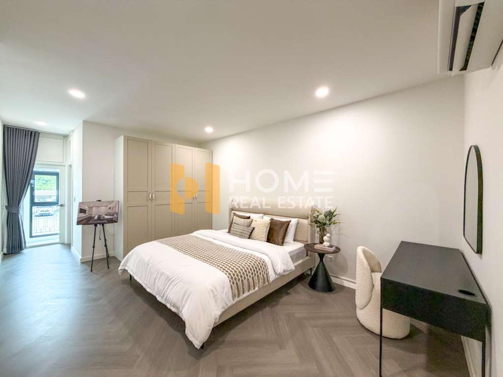 ทาวน์เฮ้าส์ ซอยปรีดีพนมยงค์ 42 / 3 ห้องนอน (ขายพร้อมผู้เช่า), Townhouse, Soi Pridi Phanomyong 42 / 3 Bedrooms (SALE WITH TENANT) GNG248