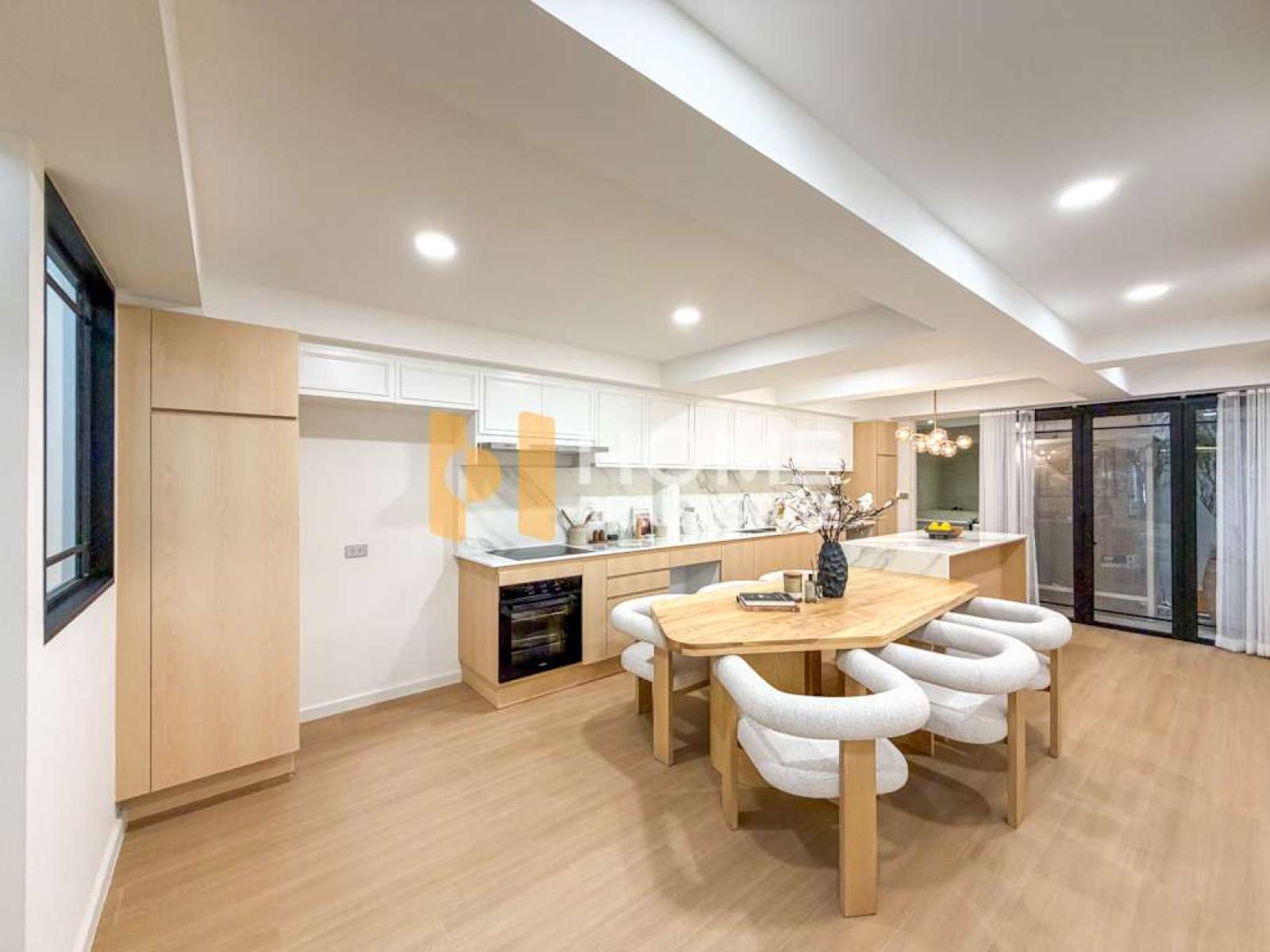 ทาวน์เฮ้าส์ ซอยปรีดีพนมยงค์ 42 / 3 ห้องนอน (ขาย), Townhouse, Soi Pridi Phanomyong 42 / 3 Bedrooms (FOR SALE) GNG249