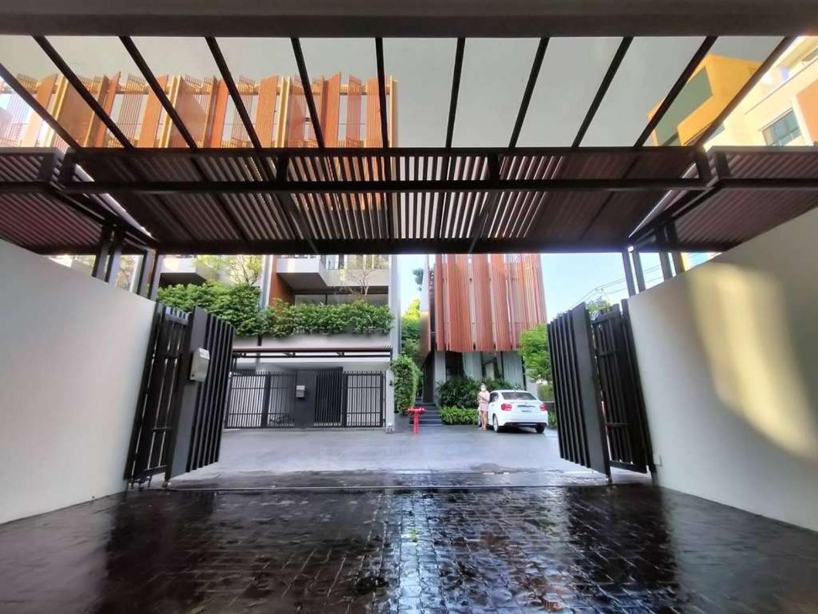 เดอะพาร์คเลน สุขุมวิท - แบริ่ง / 4 ห้องนอน (ให้เช่า), The Park Lane Sukhumvit - Bearing / 4 Bedrooms (FOR RENT) DA204