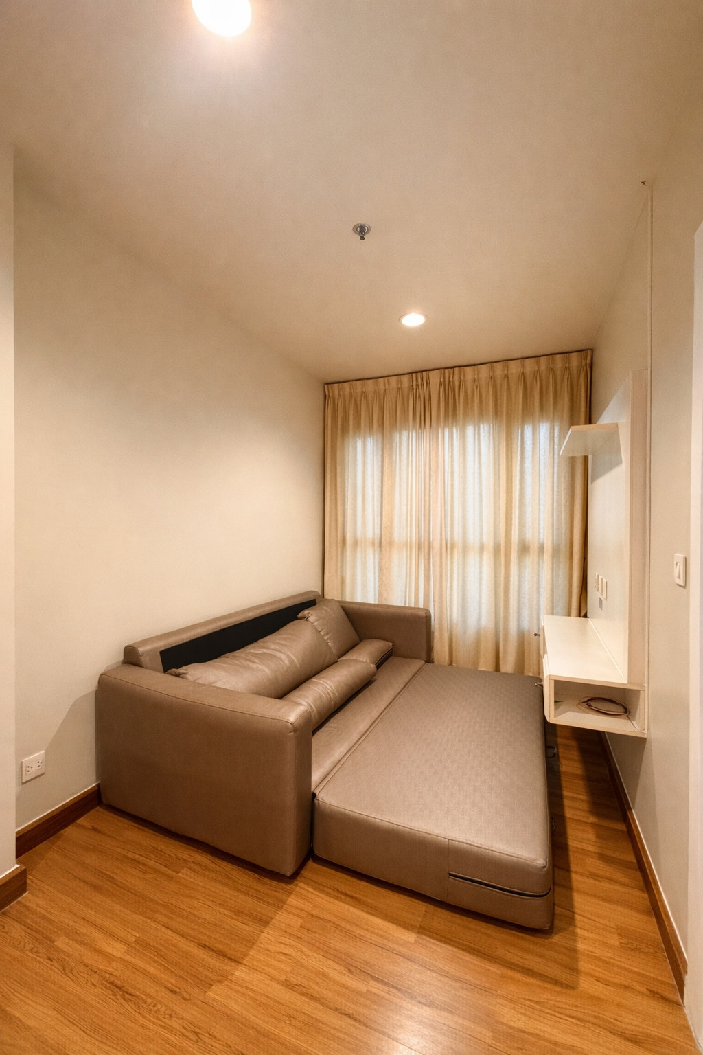 The Crest Phahonyothin 11 / 1 Bedroom (FOR RENT), เดอะ เครสท์ พหลโยธิน 11 / 1 ห้องนอน (ให้เช่า) LPIN023