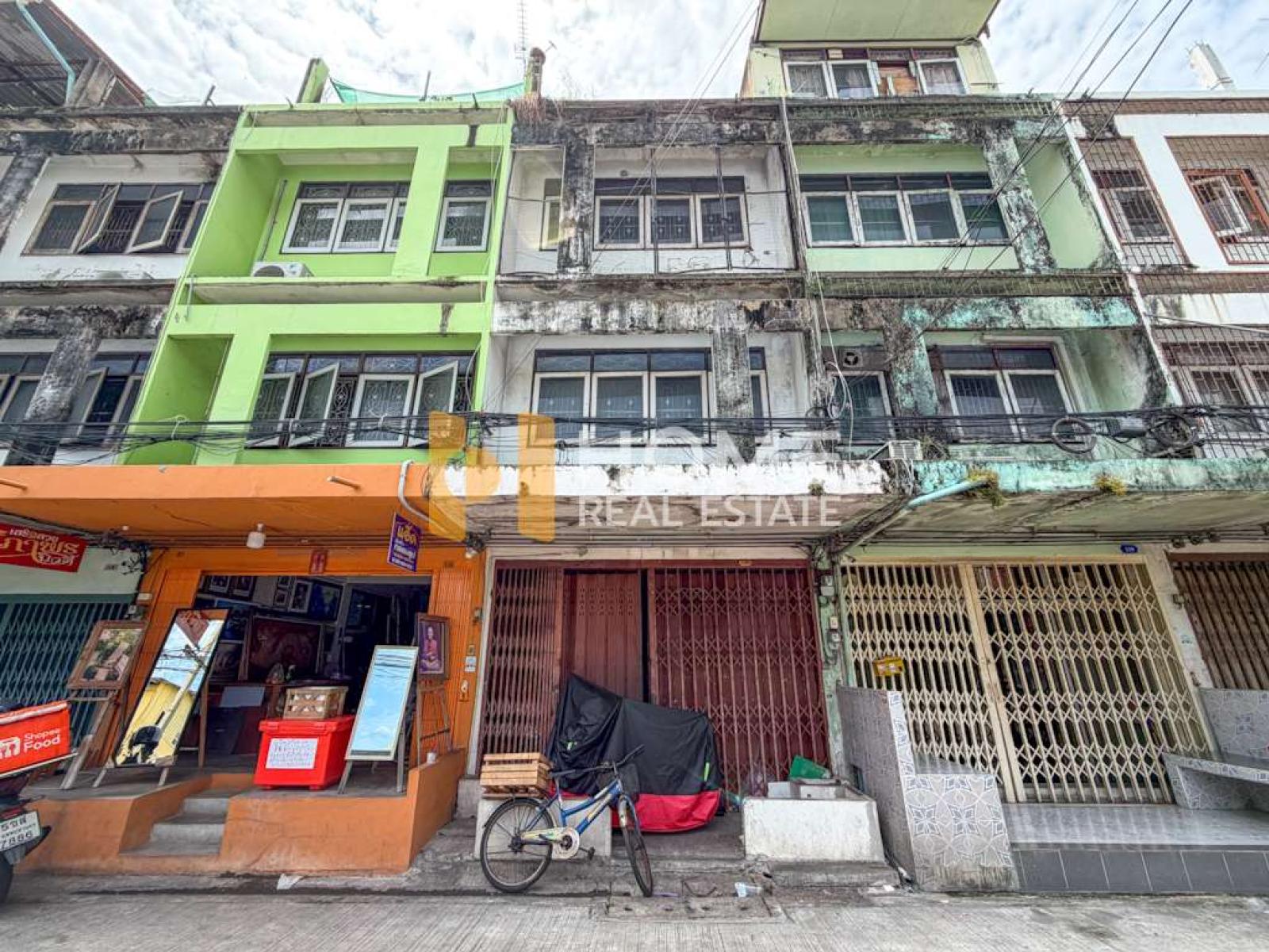 อาคารพาณิชย์ ซอยสุขุมวิท 95 / 3 ชั้น (ขาย), Commercial building, Sukhumvit Soi 95. / 3 Storey (FOR SALE) GNG251