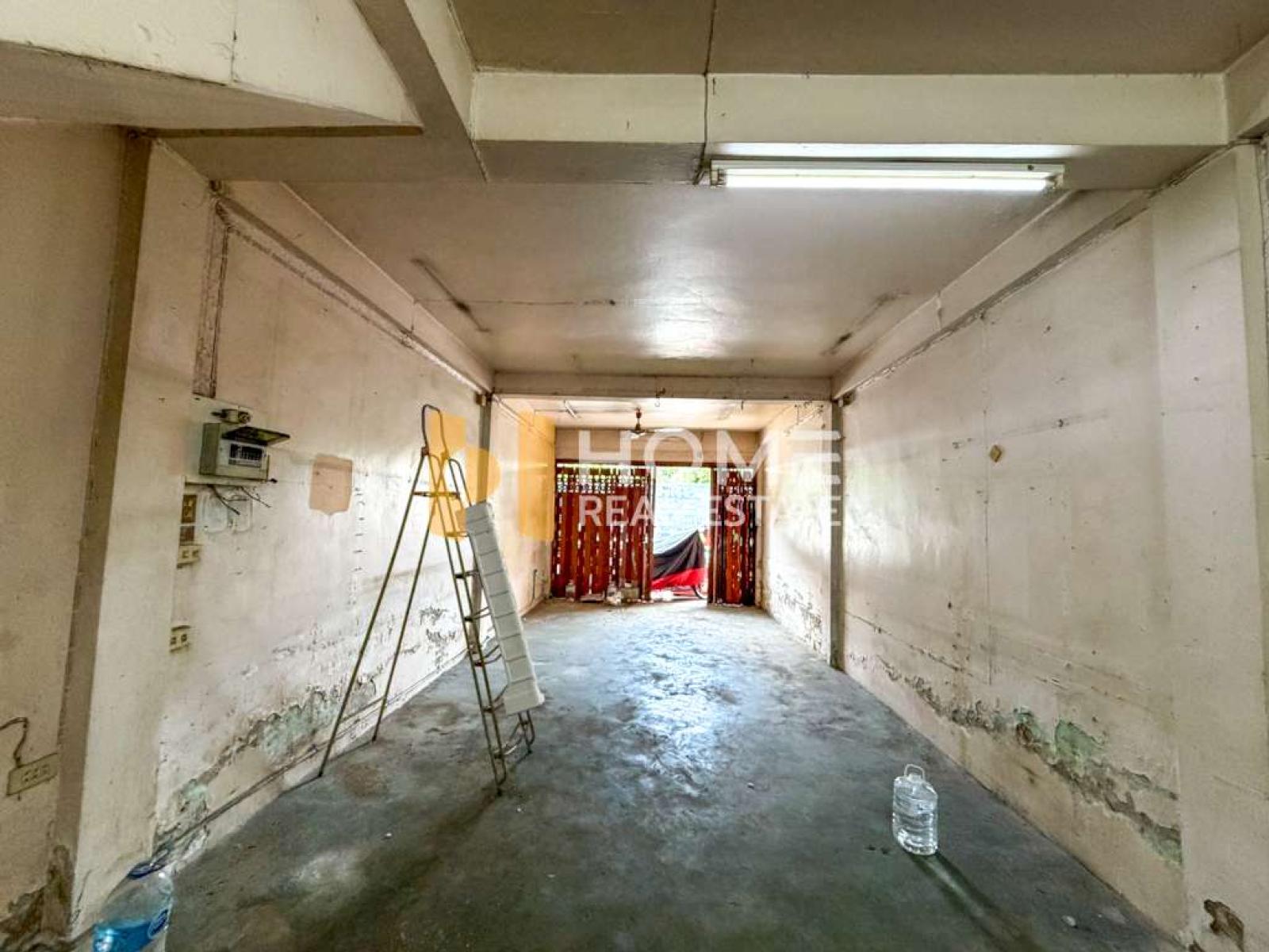 อาคารพาณิชย์ ซอยสุขุมวิท 95 / 3 ชั้น (ขาย), Commercial building, Sukhumvit Soi 95. / 3 Storey (FOR SALE) GNG251