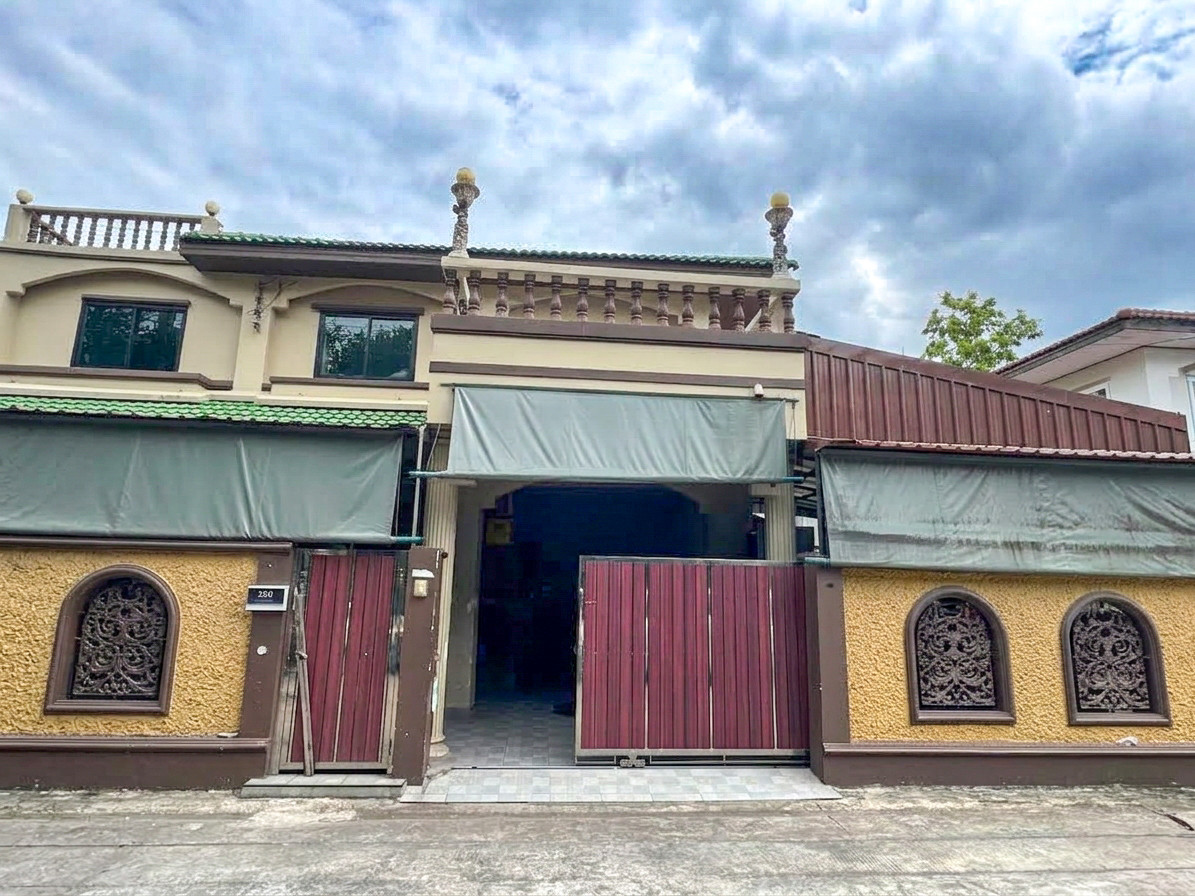 บ้านเดี่ยว หมู่บ้านรังสิยา ซอยอุดมสุข 58 / 4 ห้องนอน (ให้เช่า), Detached house Rangsiya Village Soi Udomsuk 58 / 4 Bedrooms (FOR RENT) GNG256
