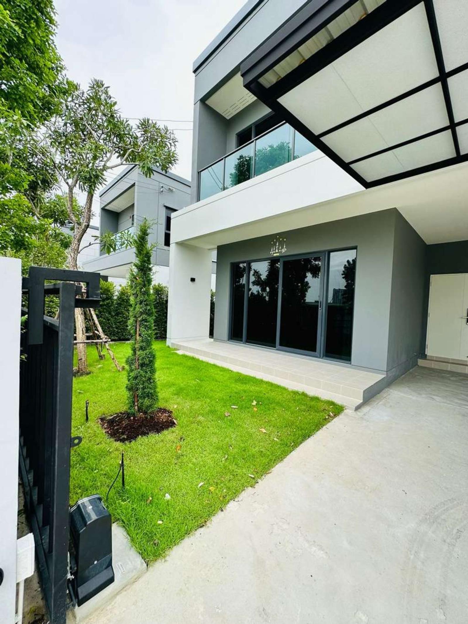 เซนโทร บางนา / 4 ห้องนอน (ให้เช่า), Centro Bangna / 4 Bedrooms (FOR RENT) DA255