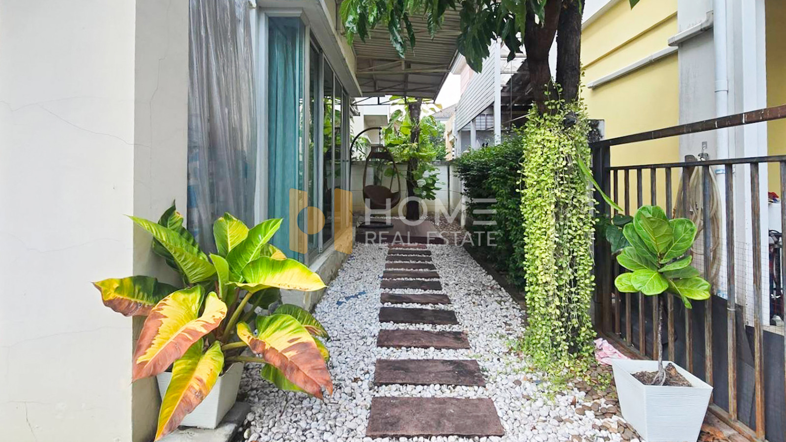 ไลฟ์ บางกอก บูเลอวาร์ด รามอินทรา 23 / 4 ห้องนอน (เช่า), Life Bangkok Boulevard Ramintra 23 / 4 Bedrooms (FOR RENT) TAN840