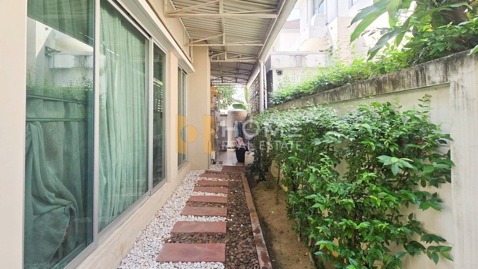 ไลฟ์ บางกอก บูเลอวาร์ด รามอินทรา 23 / 4 ห้องนอน (เช่า), Life Bangkok Boulevard Ramintra 23 / 4 Bedrooms (FOR RENT) TAN840