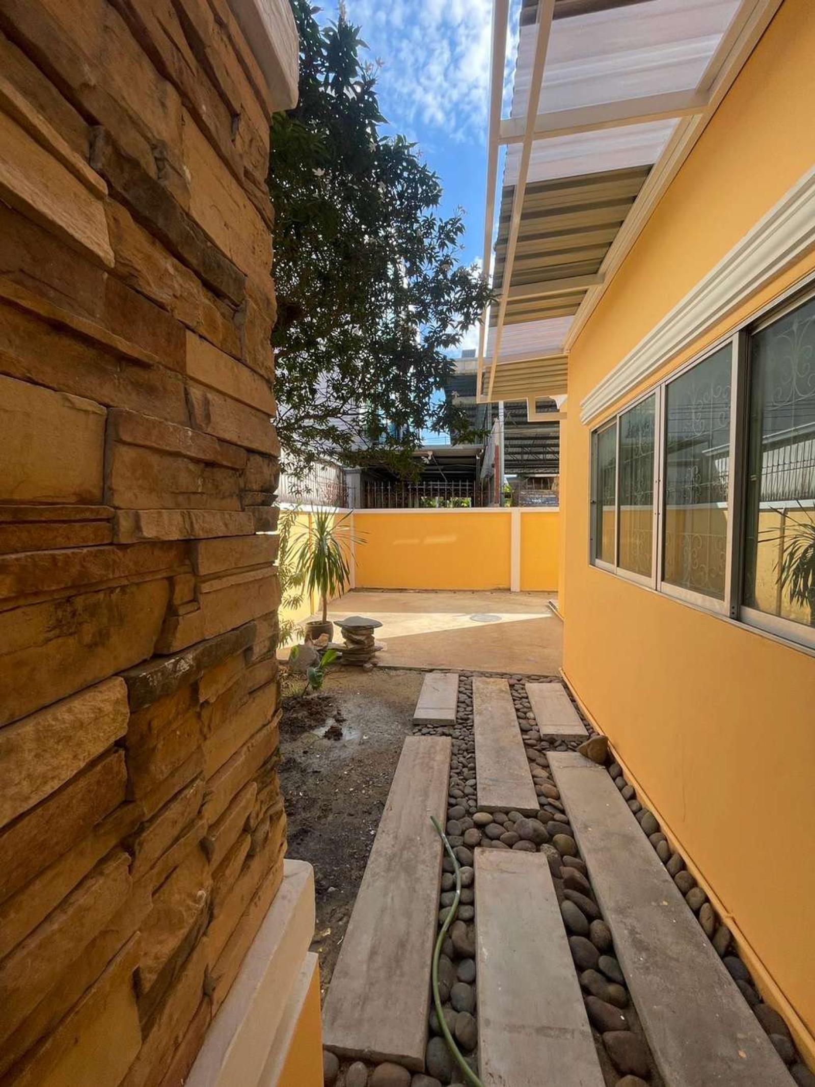 บ้านซอยร่มเกล้า 32 / 3 ห้องนอน (ขาย), House on Soi Rom Klao 32 / 3 Bedrooms (FOR SALE) GRET032