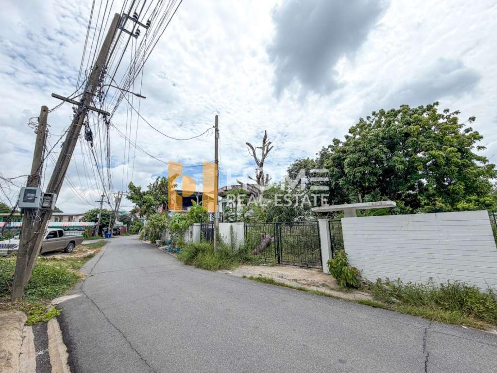 ที่ดิน ซอยปรีดีพนมยงค์ 14 แยก 16 / 166 ตร.วา (ขาย), Land plot at Soi Pridi Phanomyong 14 Intersection 16 / 166 Square Wa (FOR SALE) GNG263