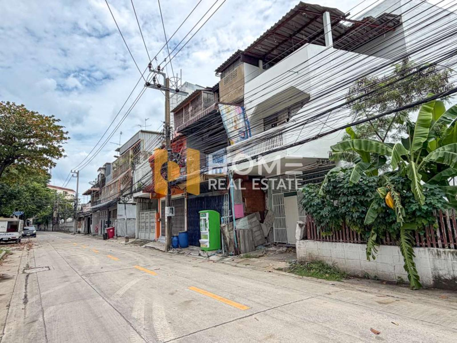อาคารพาณิชย์ ซอยปรีดีพนมยงค์  42 / 2 ชั้น (ขาย), Commercial building, Soi Pridi Phanomyong 42 / 2 Storey (FOR SALE) GNG262