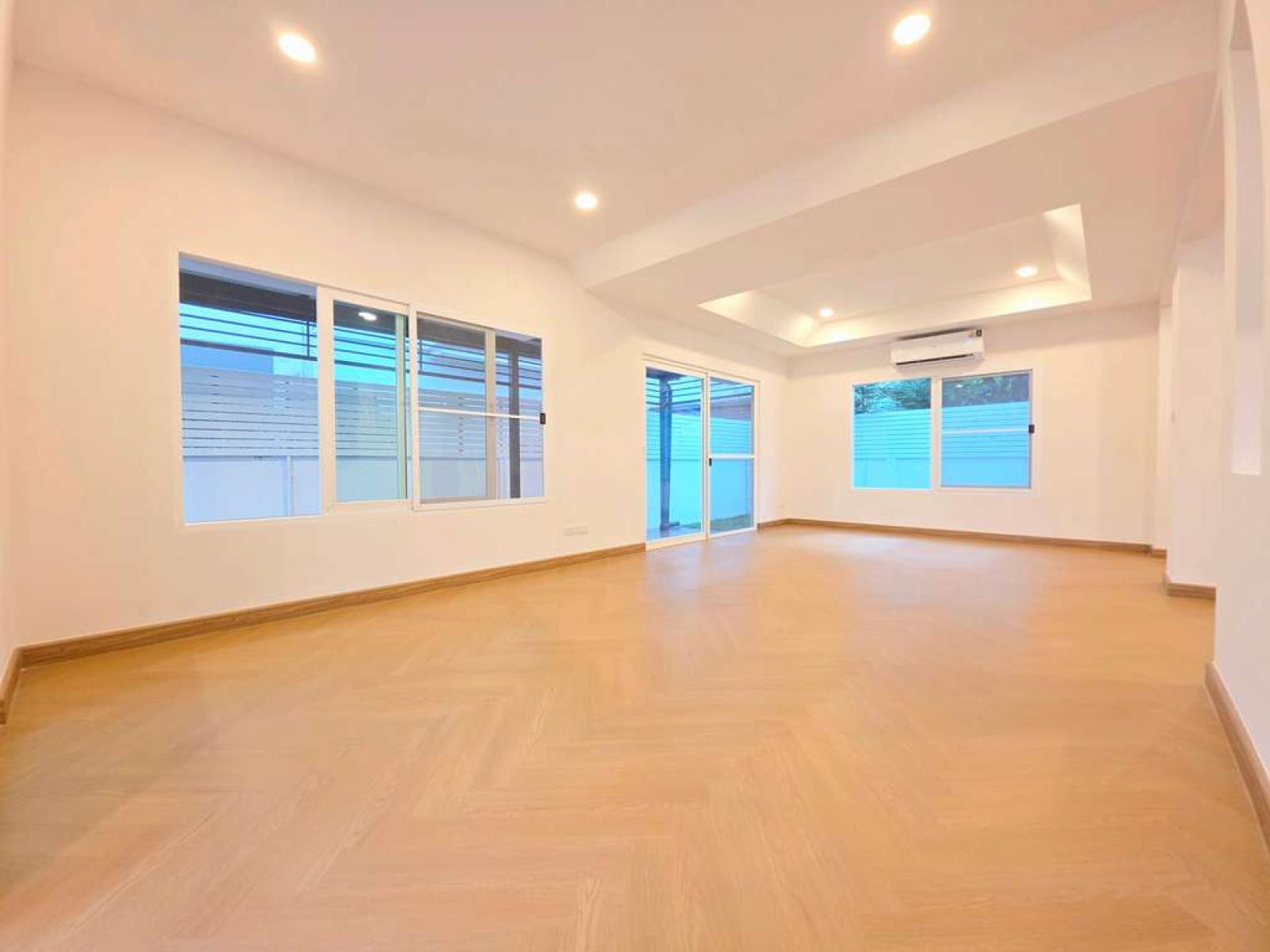 มัณฑนา เลค วัชรพล / 4 ห้องนอน (ขาย), Mantthana Lake Watcharapol / 4 Bedrooms (FOR SALE) TAN917