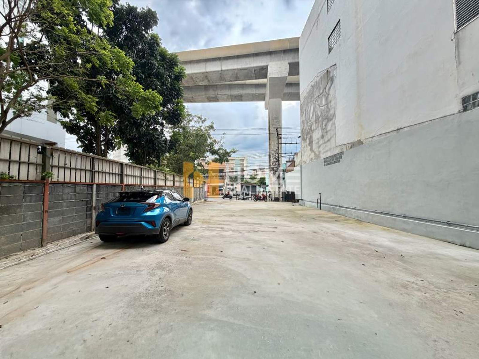 อาคารภาณิชย์ กรุงเทพ - นนท์ 1 (เตาปูน) / 4 ชั้น (ให้เช่า), Commercial Building, Bangkok - Nonthaburi 1 (Tao Poon) / 4 Storey (FOR RENT) BNS260
