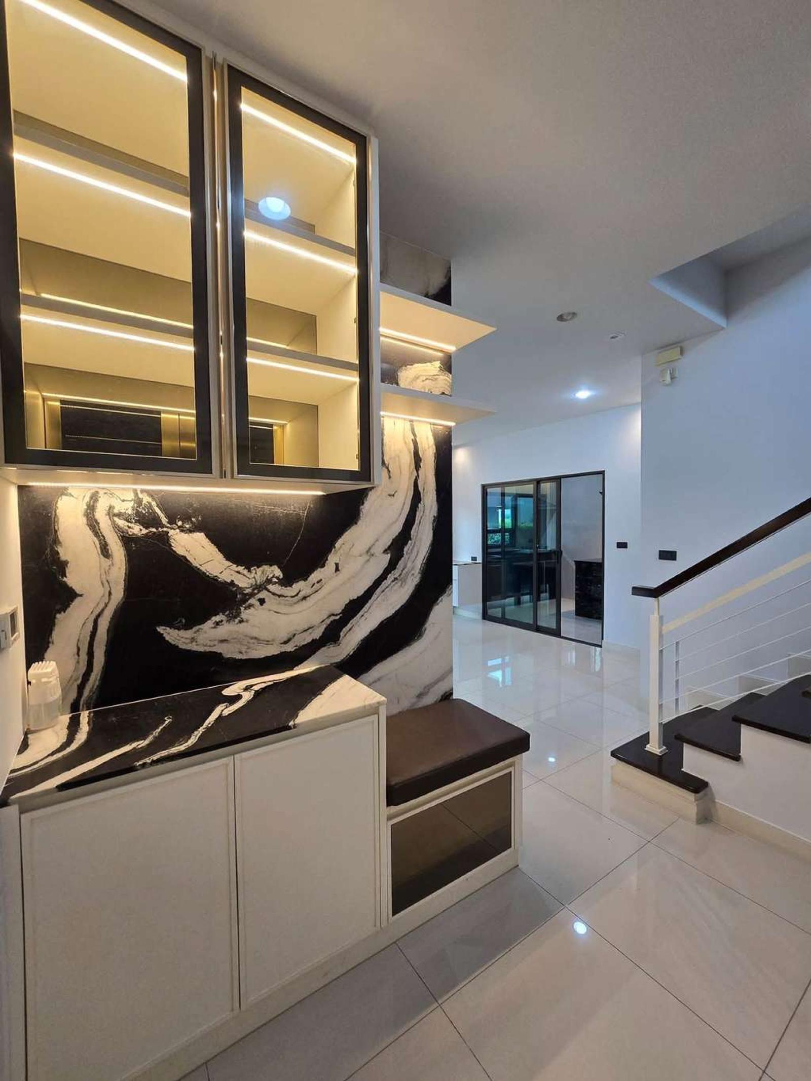 เศรษฐสิริ กรุงเทพกรีฑา 2 / 3 ห้องนอน (ให้เช่า), Setthasiri Krungthepkreetha 2 / 3 Bedrooms (FOR RENT) BZD283