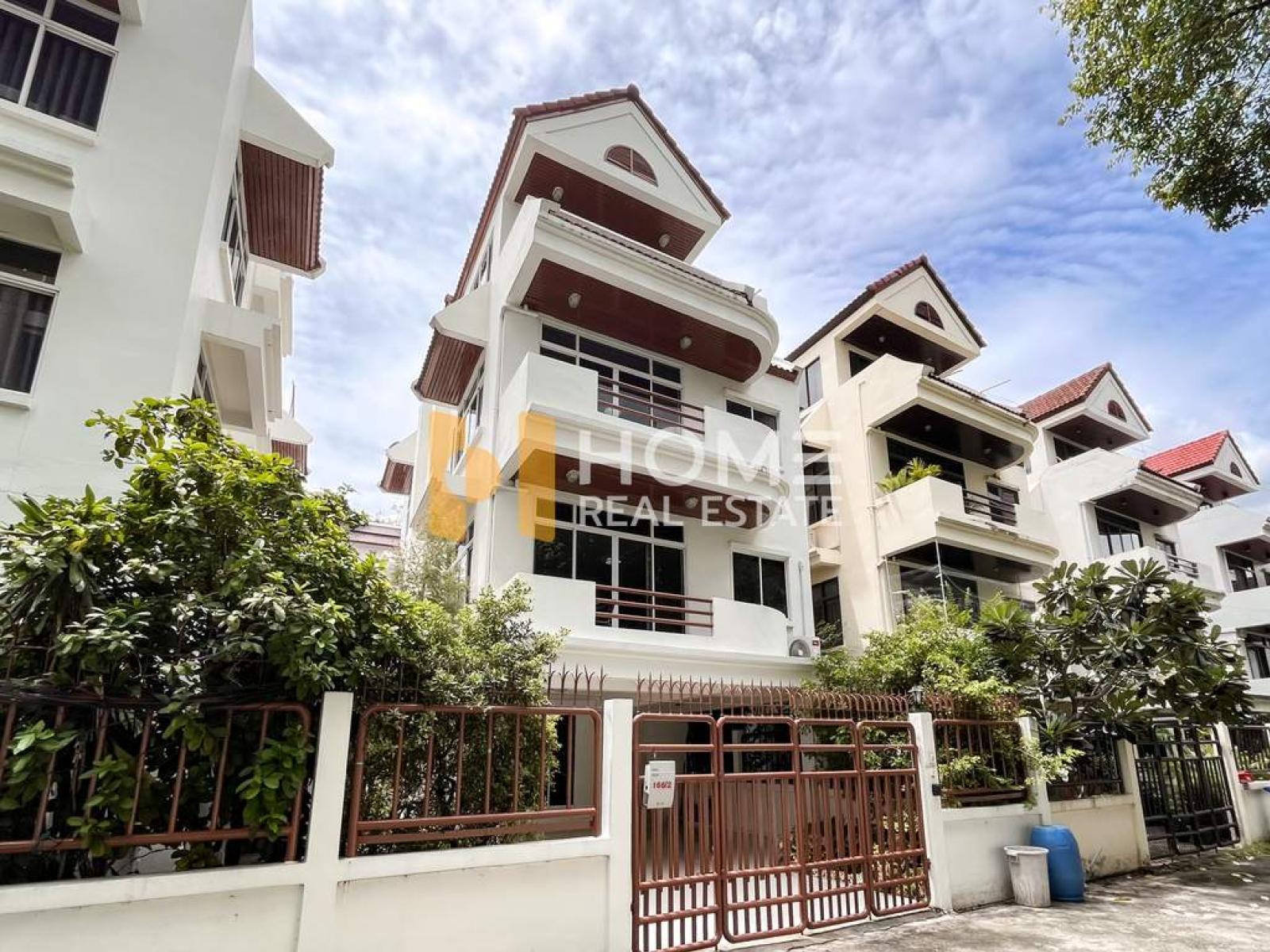 บ้านแฝด 40 ตร.วา. สุขุมวิท 31 / 5 ห้องนอน (ให้เช่า), Twin house 40 sq.wa., Sukhumvit 31 / 5 Bedrooms (FOR RENT) PALM909