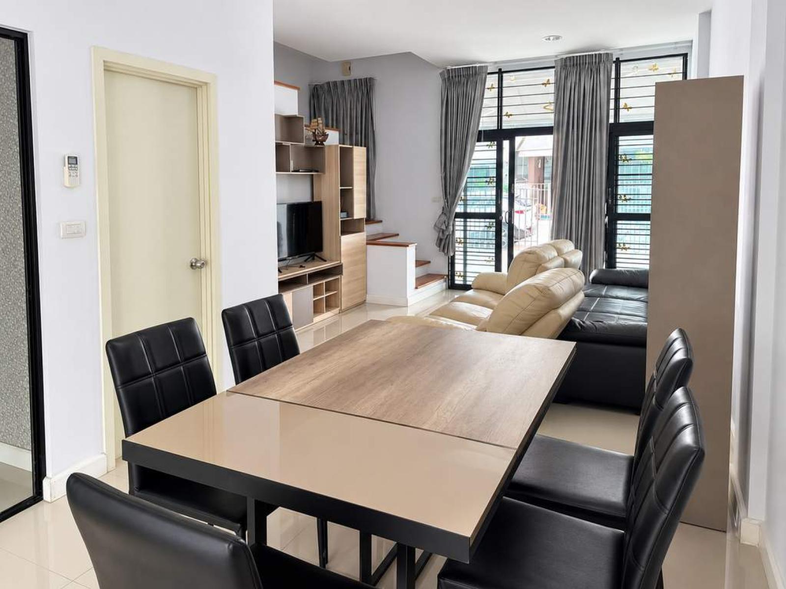 ฟลอร่า วงศ์สว่าง / 3 ห้องนอน (ขายพร้อมผู้เช่า), Flora Wongsawang / 3 Bedrooms (SALE WITH TENANT) PALR023