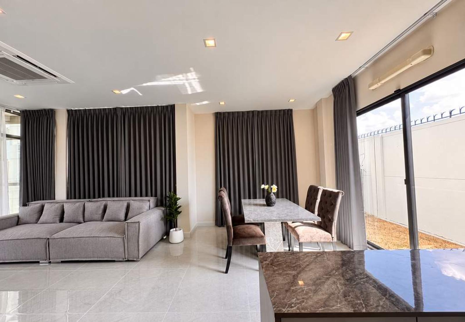 บางกอก บูเลอวาร์ด บางนา กม.5 / 4 ห้องนอน (ให้เช่า), Bangkok Boulevard Bangna KM.5 / 4 Bedrooms (FOR RENT) PALR001