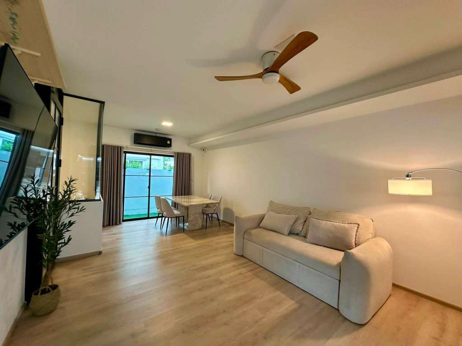วิลลาจจิโอ 3 ศรีนครินทร์ - บางนา / 3 ห้องนอน (ให้เช่า), Villaggio 3 Srinakarin - Bangna / 3 Bedrooms (FOR RENT) DA272