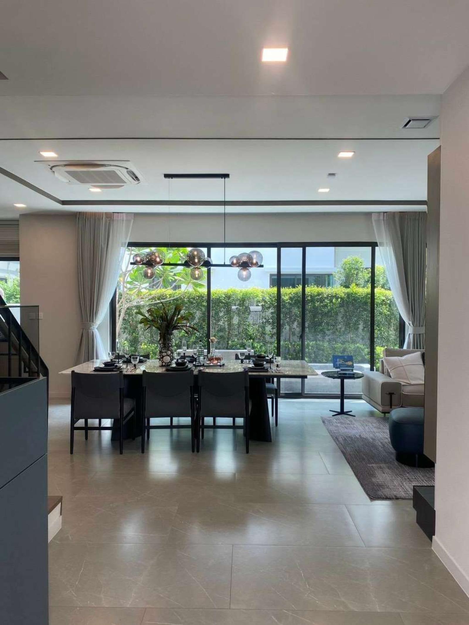 มัณฑนา บางนา กม.15 / 4 ห้องนอน (ให้เช่า), MANTANA Bangna km 15 / 4 Bedrooms (FOR RENT) DA281