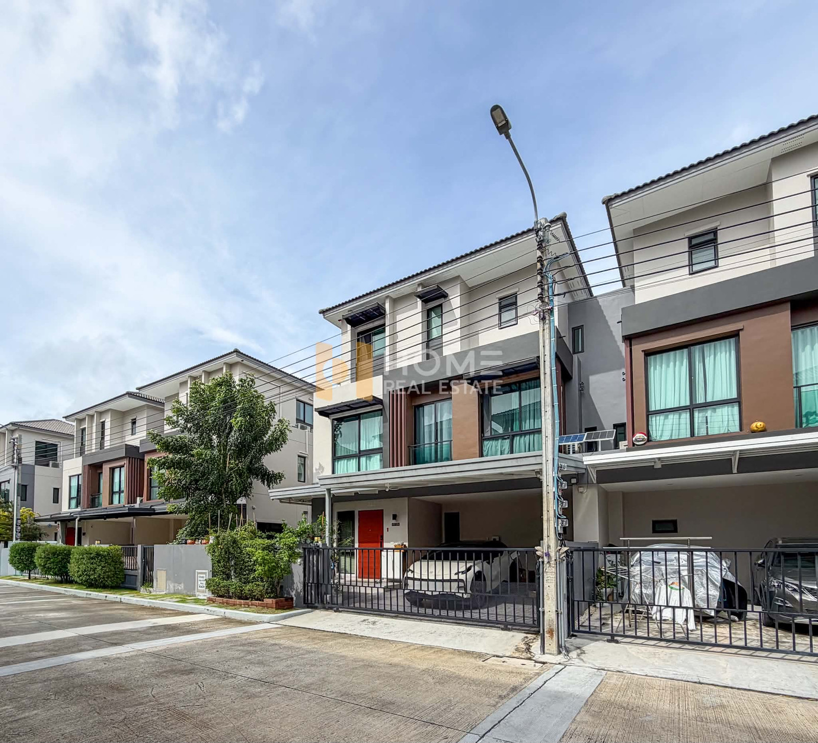 🏡 บ้านแฝดทำเลถนนเมน โครงการริมถนนกัลปพฤกษ์ น้ำไม่ท่วมเข้า - ออกเมืองสบาย นินญา กัลปพฤกษ์ / 5 ห้องนอน (ขาย), Ninya Kanlapaphruek / 5 Bedrooms (FOR SALE) BALL398