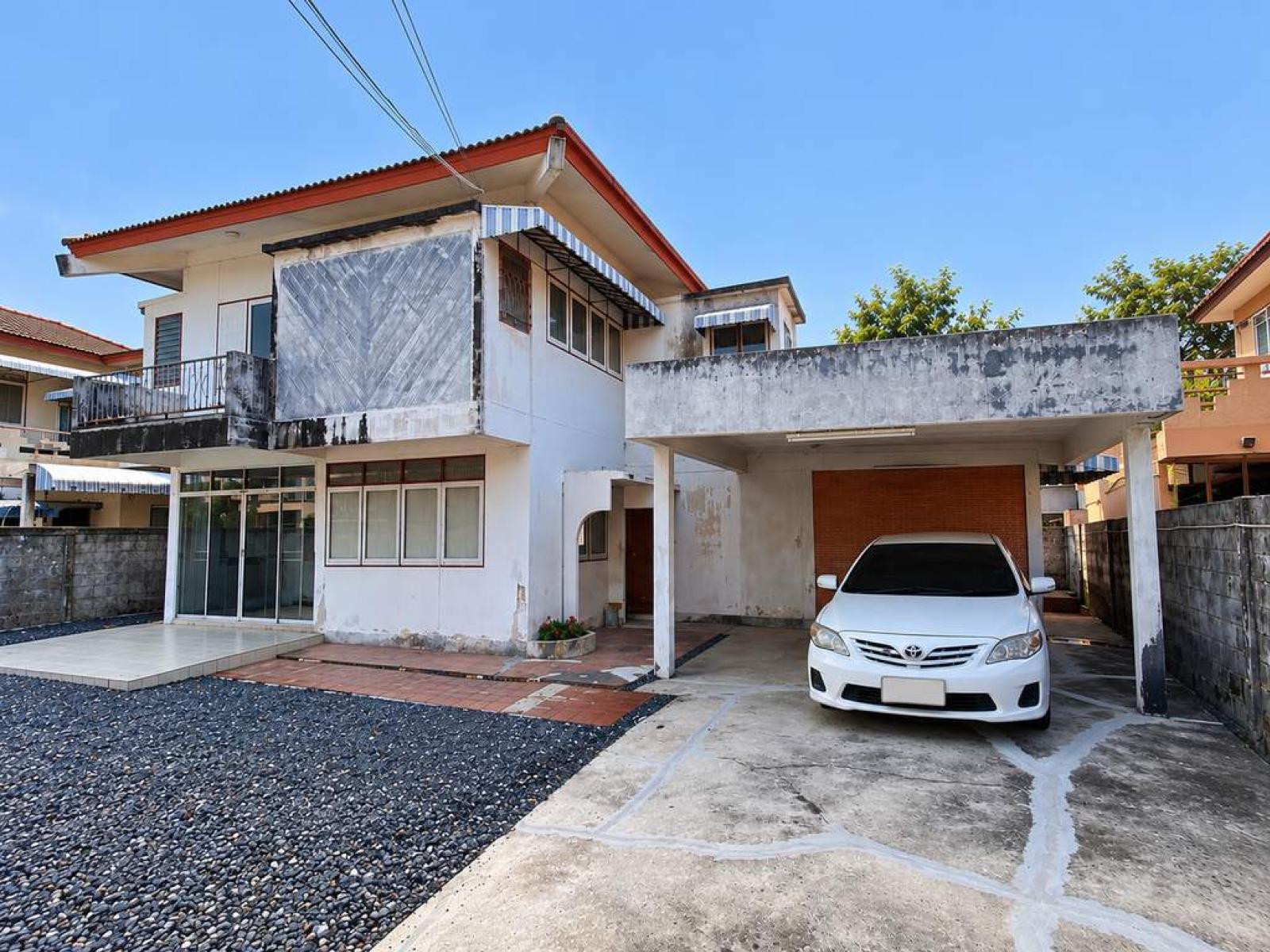 หมู่บ้านอมรพันธ์ 9 รุ่น 1 ซอย เสนานิคม 1 / 3 ห้องนอน (ขาย), Amornphan Village 9, Phase 1, Soi Senanikom 1 / 3 Bedrooms (FOR SALE) PALR048