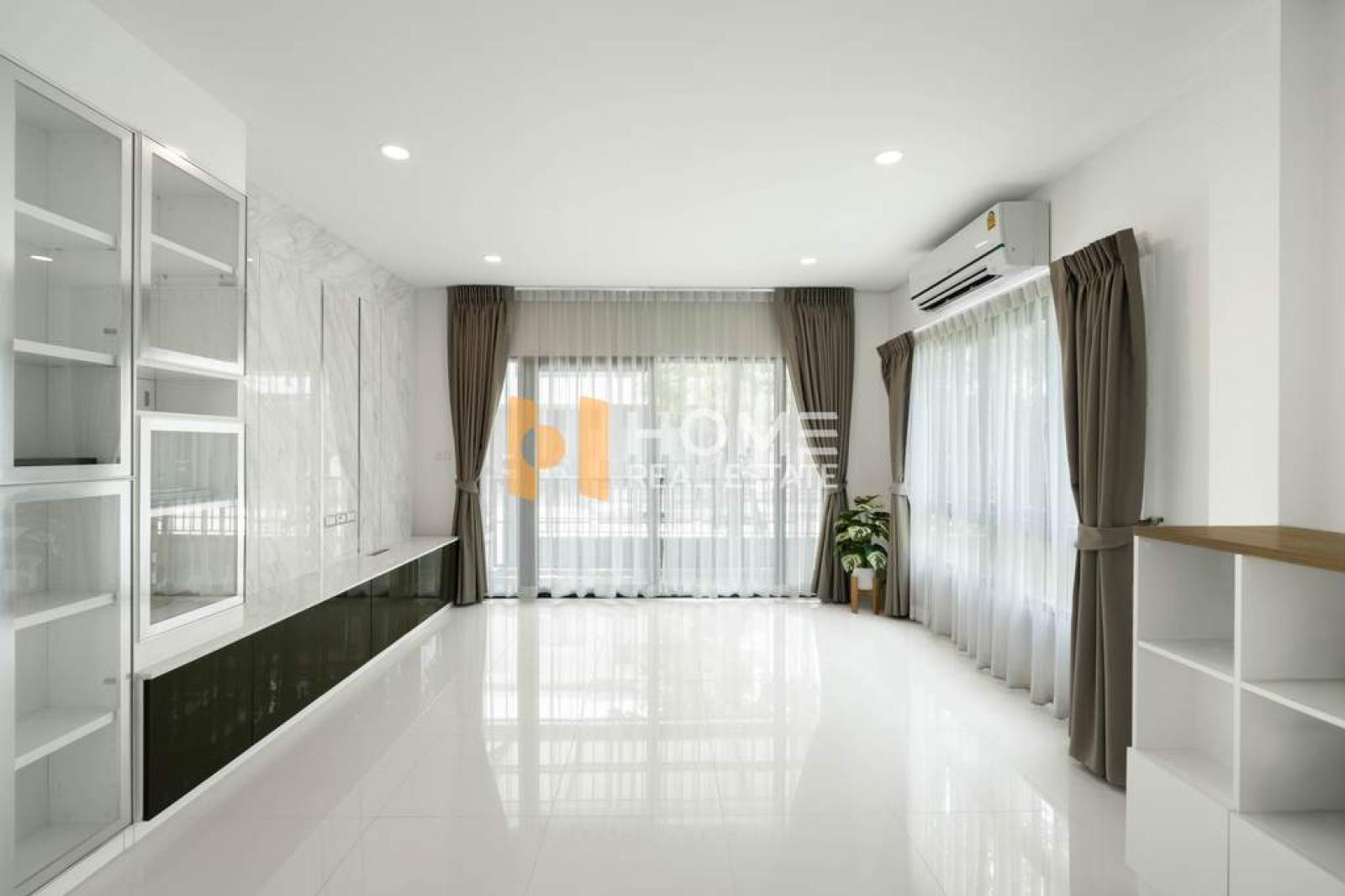 เซนโทร ราชพฤกษ์ - สวนผัก 3 / 4 ห้องนอน (ขาย), Centro Ratchaphruek - Suanphak 3 / 4 Bedrooms (FOR SALE) BALL497