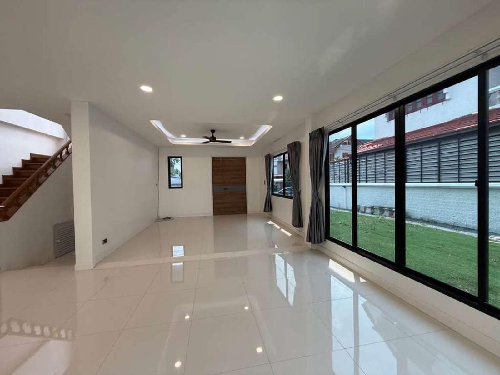 หมู่บ้านสินทรัพย์นคร พุทธมณฑลสาย 2 / 4 ห้องนอน (ขาย), Sinlapasath Village, Phutthamonthon Sai 2 / 4 Bedrooms (FOR SALE) BALL495