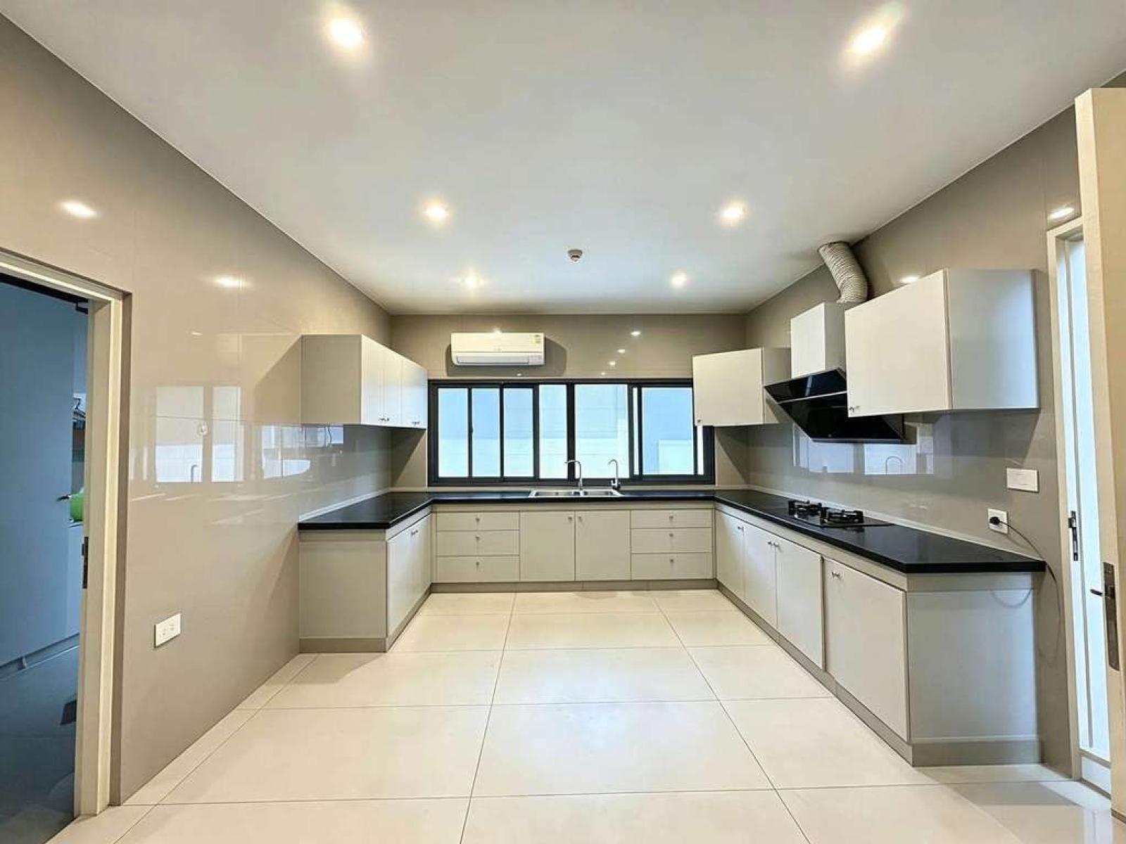 นาราสิริ กรุงเทพกรีฑา / 5 ห้องนอน (ขาย), Narasiri Krungthep Kreetha / 5 Bedrooms (FOR SALE) BZD302