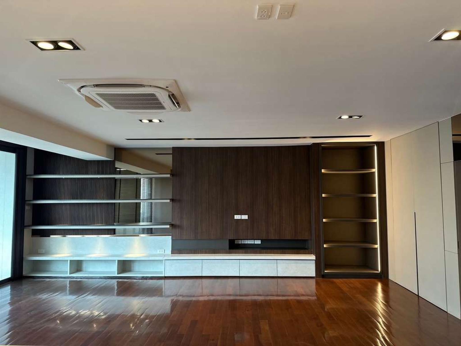 Ploenchit Condominium / 3 Bedrooms (FOR SALE), เพลินจิต คอนโดมิเนียม / 3 ห้องนอน (ขาย) GNG317
