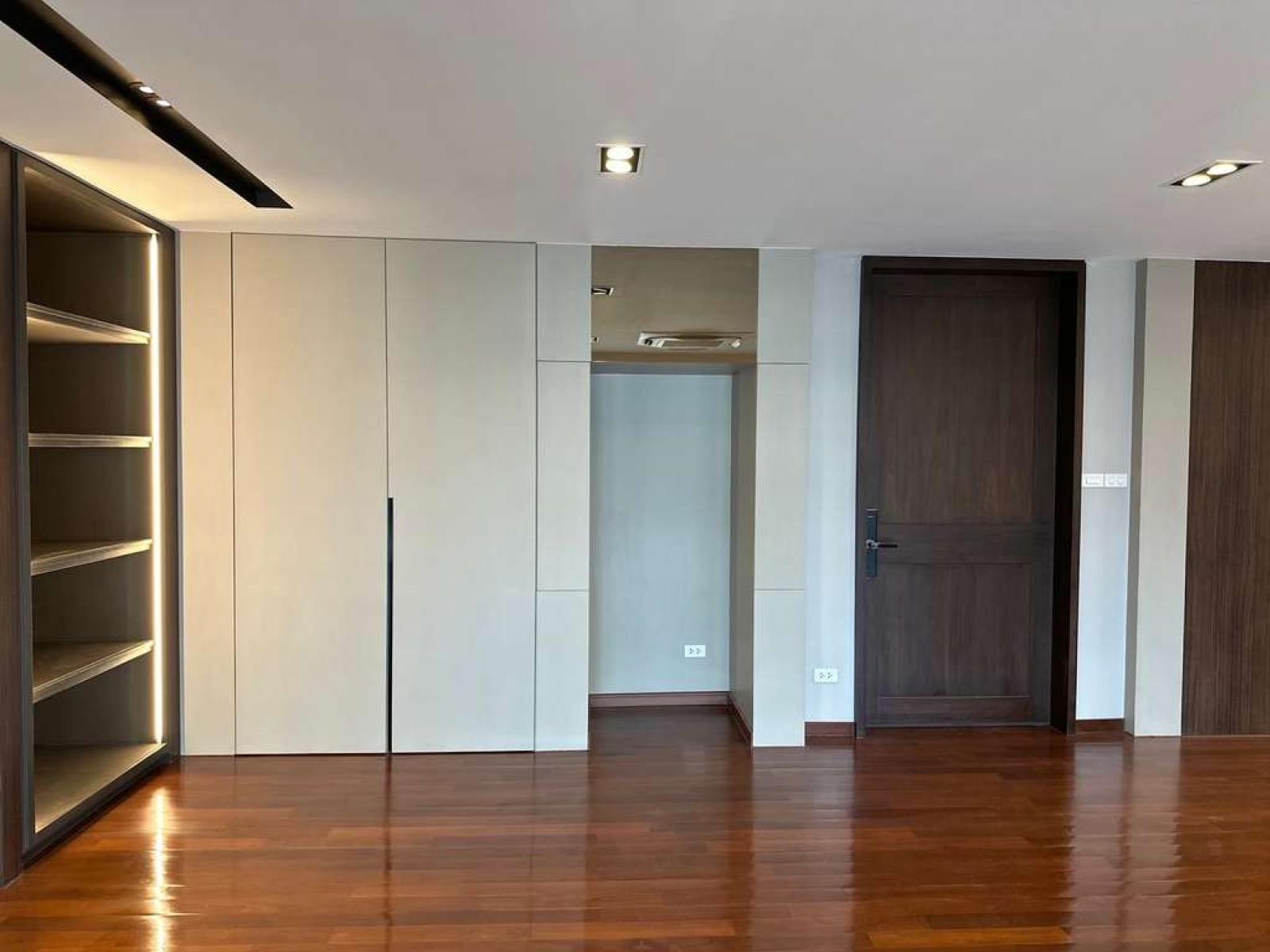 Ploenchit Condominium / 3 Bedrooms (FOR SALE), เพลินจิต คอนโดมิเนียม / 3 ห้องนอน (ขาย) GNG317