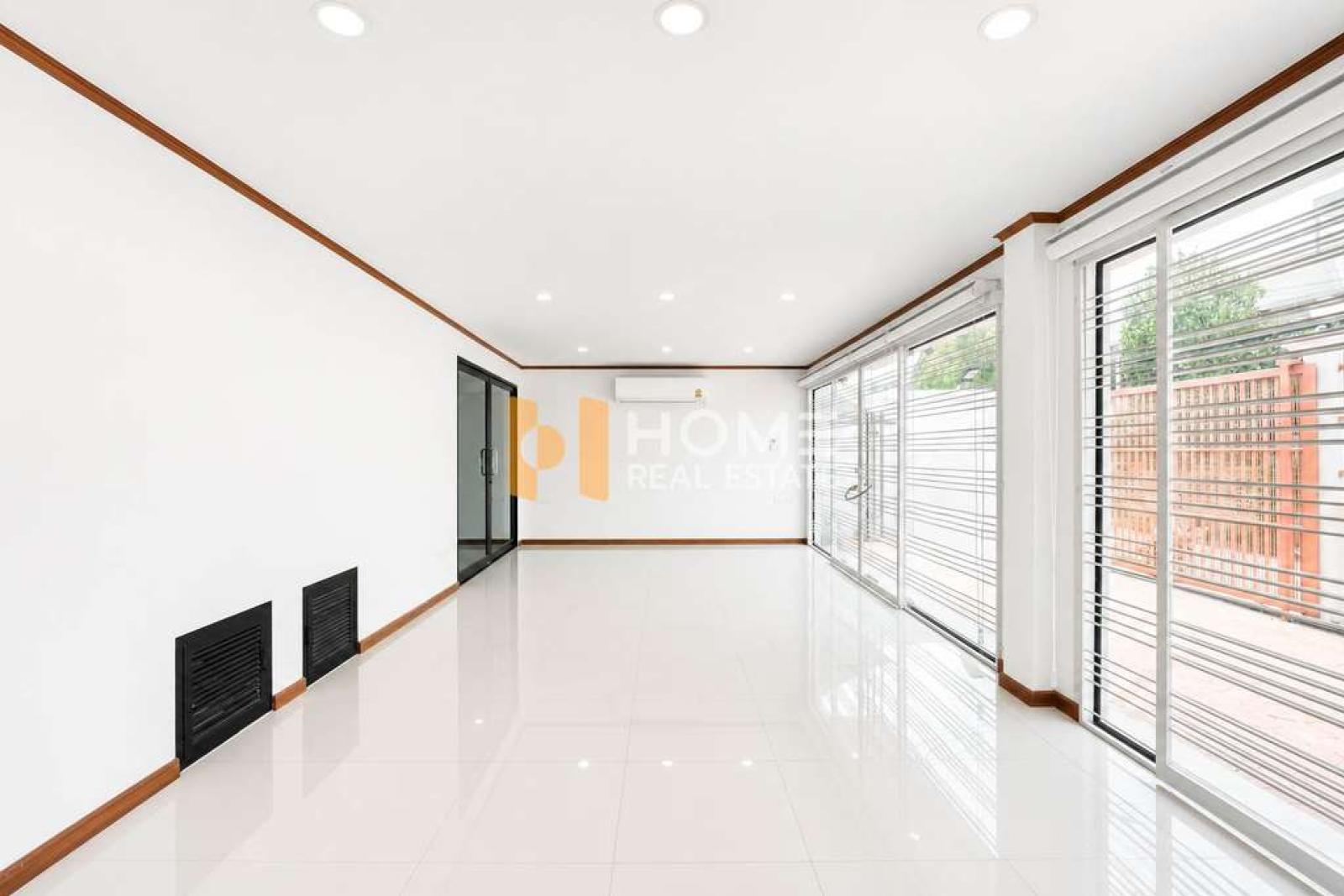 อาคารสำนักงาน ลาดพร้าว101 / 2 ชั้น (ขาย), Office Building, Ladprao 101 / 2 Storey (FOR SALE) TPM470