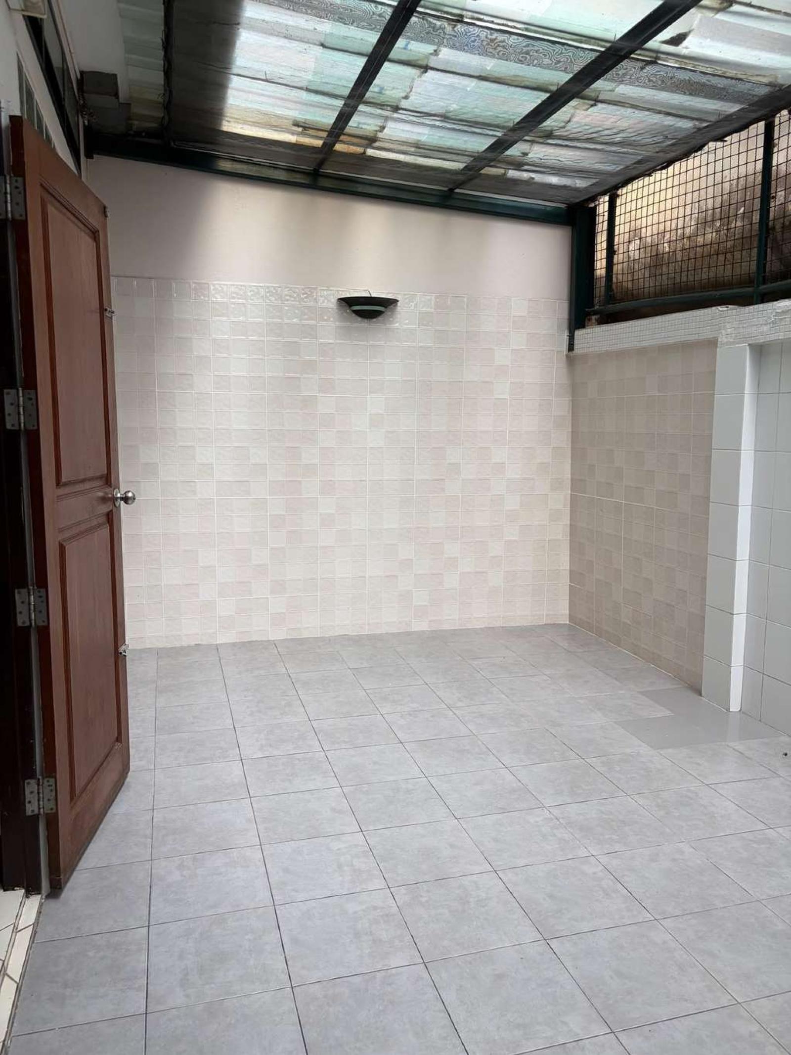 ทาวน์โฮม ซอยทองหล่อ 7 (เช่า 1 หลัง) / 6 ห้องนอน (ให้เช่า), Townhouse for rent in Soi Thonglor 7 (1 unit available) / 6 Bedrooms (FOR RENT) GNG329