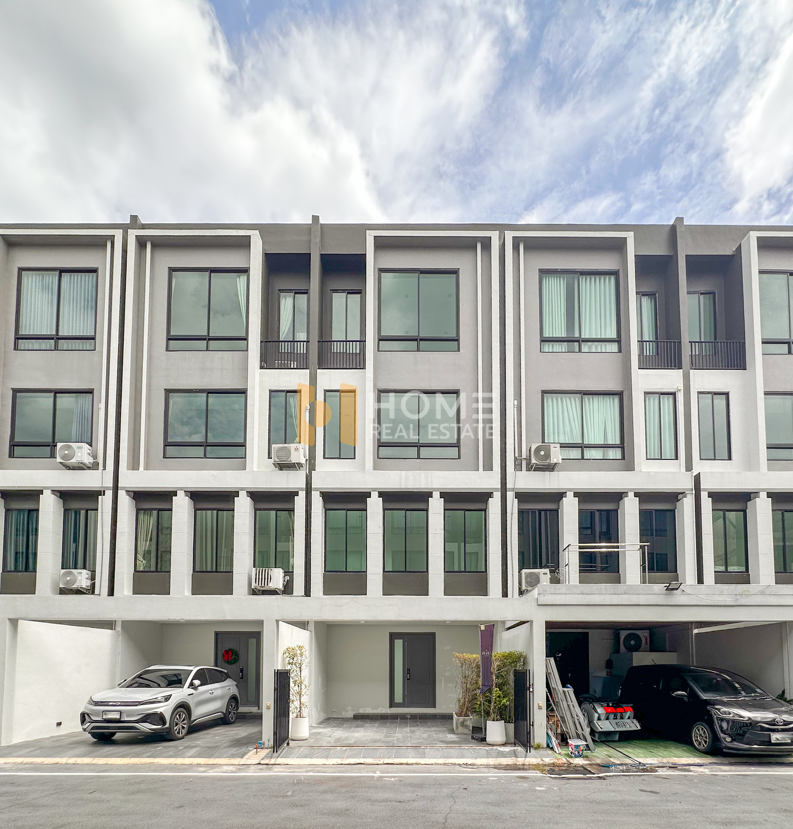 เดอะ เพิร์ล เรสซิเด้นซ์ ทางด่วนศรีรัช - จรัญ 75 / 3 ห้องนอน (ขาย), The Pearl Residence Sirat Expressway - Charan 75 / 3 Bedrooms (FOR SALE) BNS292