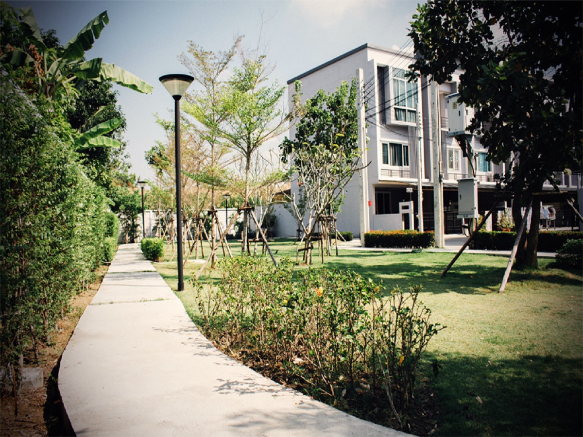 ดิ-เอ็กซ์คลูซีฟ-แคราย-งามวงศ์วาน